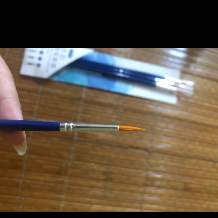 Được bọc rất cẩn thận, sản phẩm như trong hình, cầm vừa tay, giá hợp lí. Chưa thử tô nên chưa biết chất lượng ra sao. Sờ một chút thì thấy lông bút hơi cứng. Nhưng với giá như vậy thì vẫn cho 5 sao