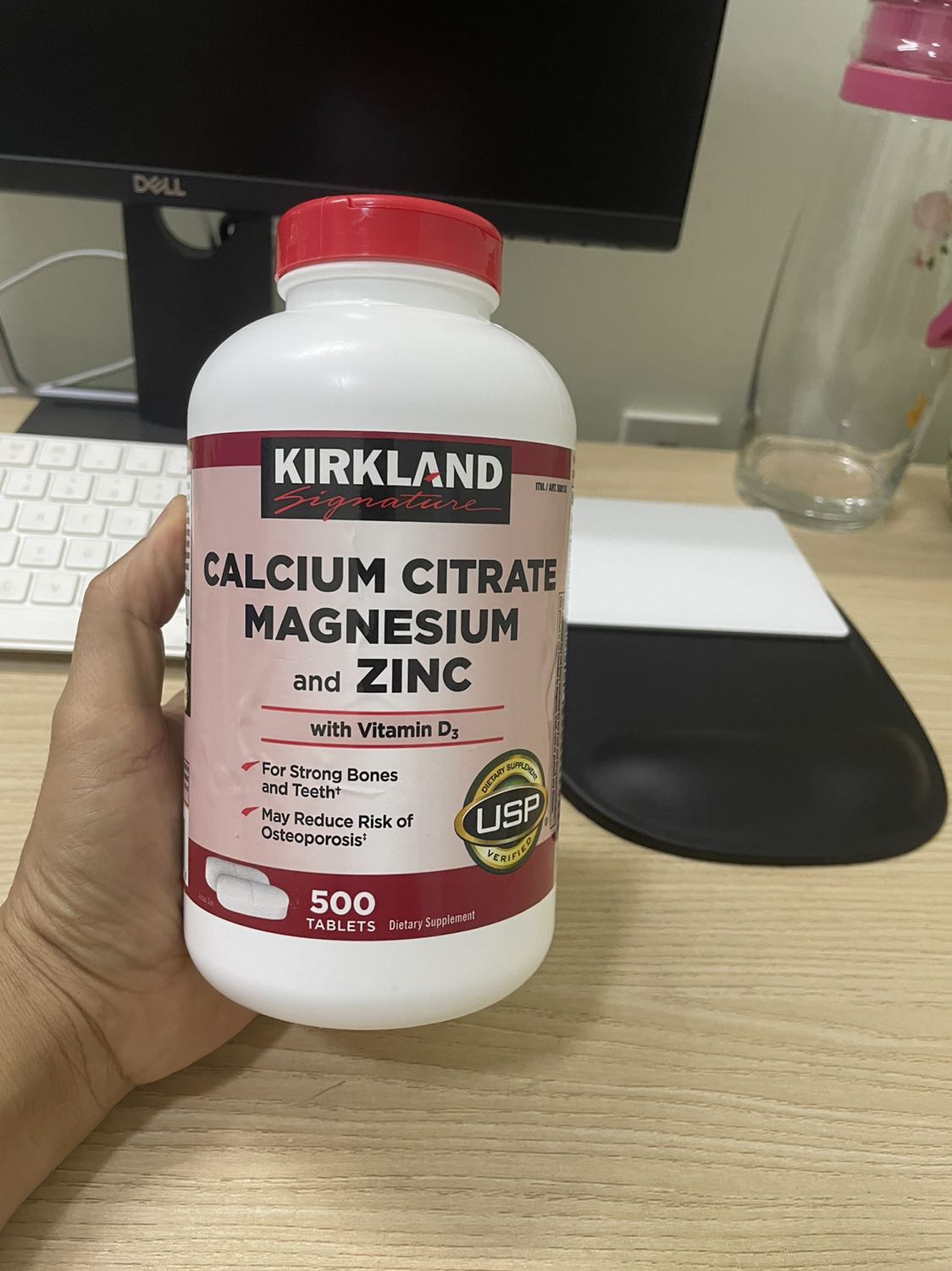 Mới mua lần đầu ở đây, có tem nhập khẩu, tư vấn cũng nhanh và nhiệt tình. Hy vọng dùng sản phẩm này ok.