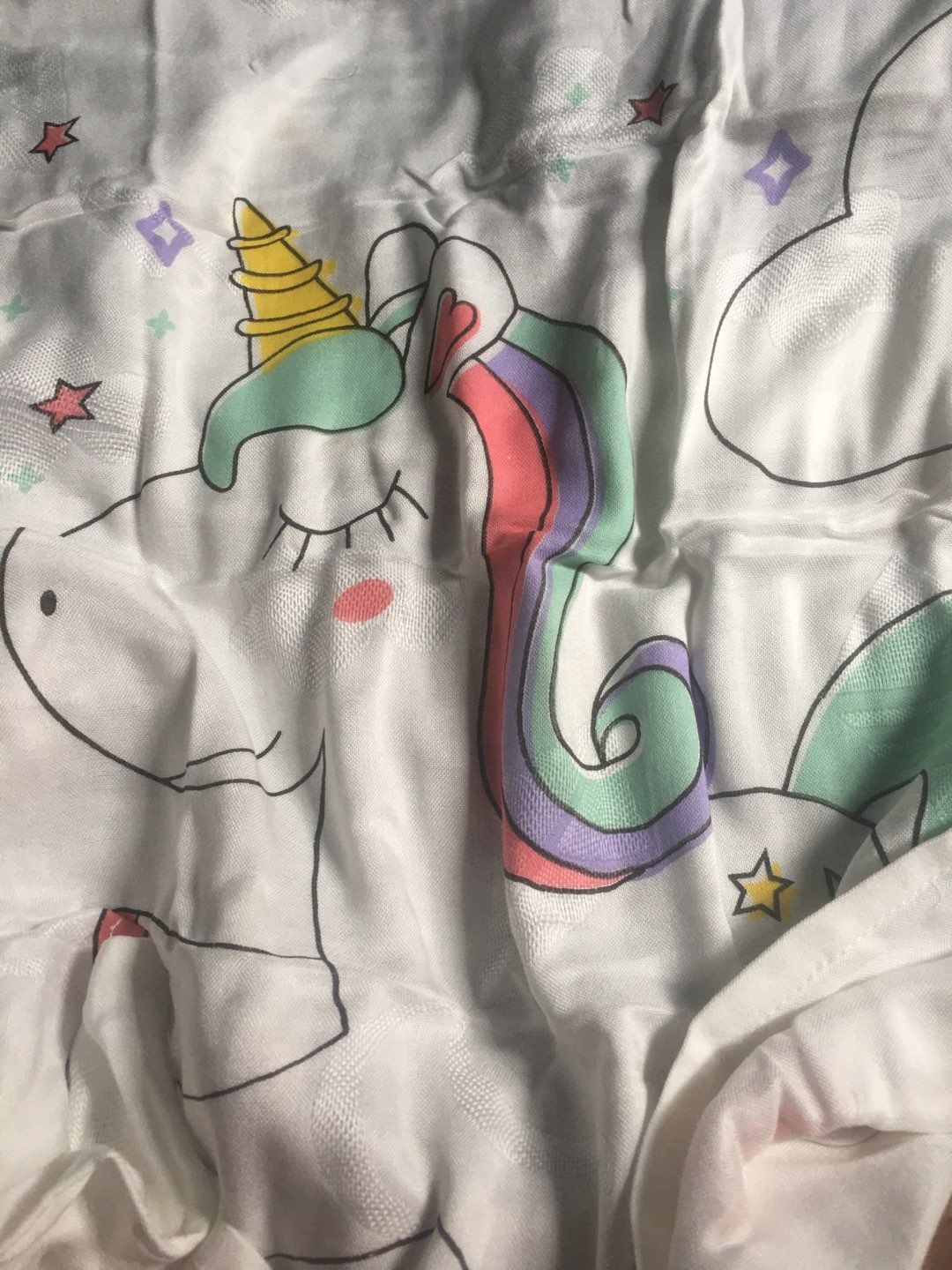 Chất vải sờ rất thích, mềm mại, man mát, bé ngủ ngon giấc. Nói chung rất hài lòng