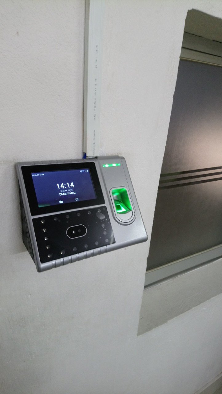 đóng gói ổn, mới mua chưa biết có ổn lâu dài hay không, đang mài mò cài đặt phần mền chấm công, thấy bên ngoài mỹ quan cũng OK, shop trả lời tất cả câu hỏi mặc dù hơi chậm trên ***