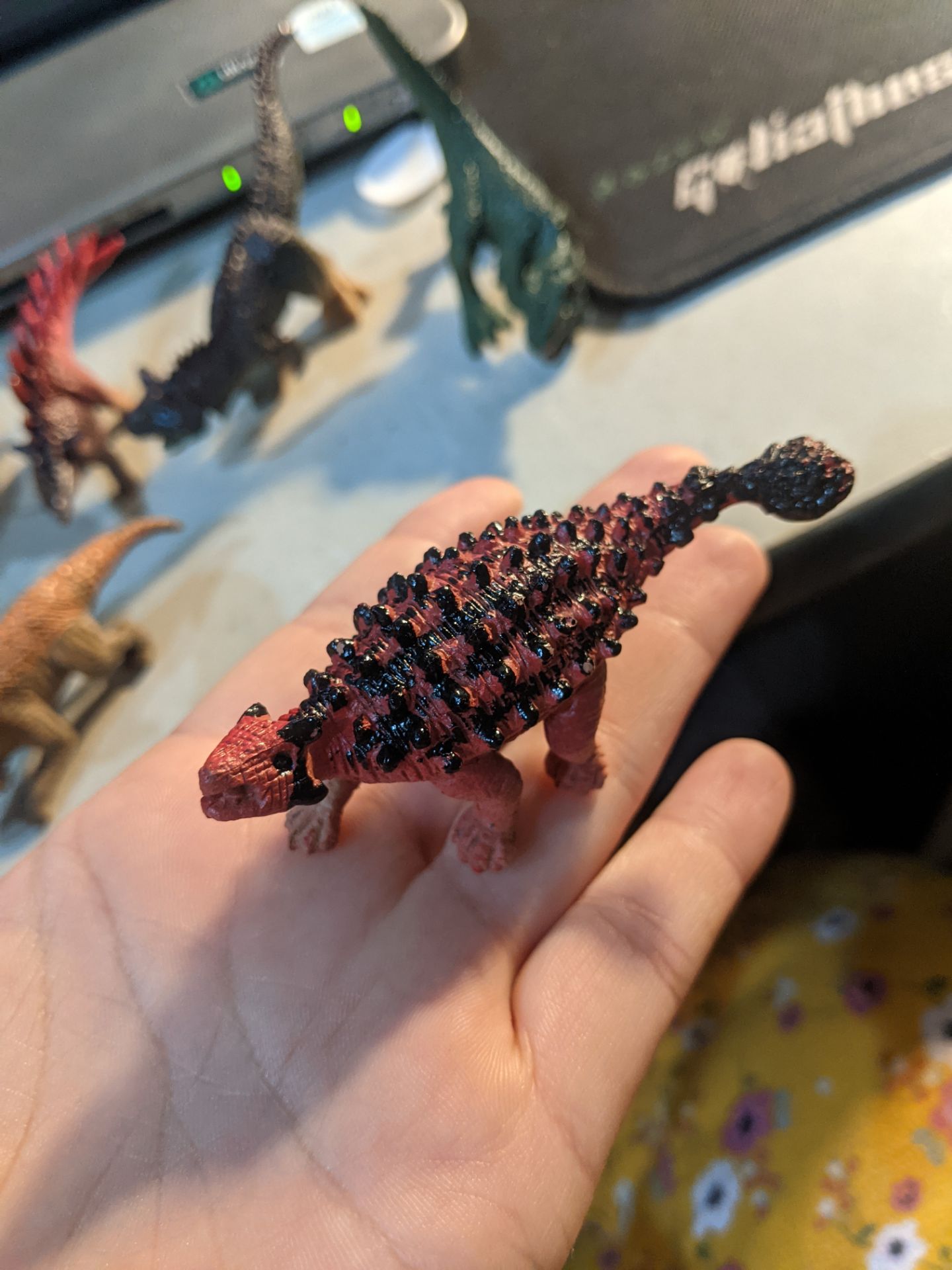 Đáng yêu lắm, cứng cáp nữa cháu mình rất thích