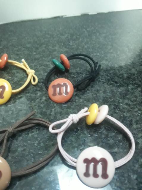 dây buộc tóc NASI đẹp lắm nha, giá rẻ, giao hàng nhanh, gói hàng cẩn thận. Tuyệt vời!