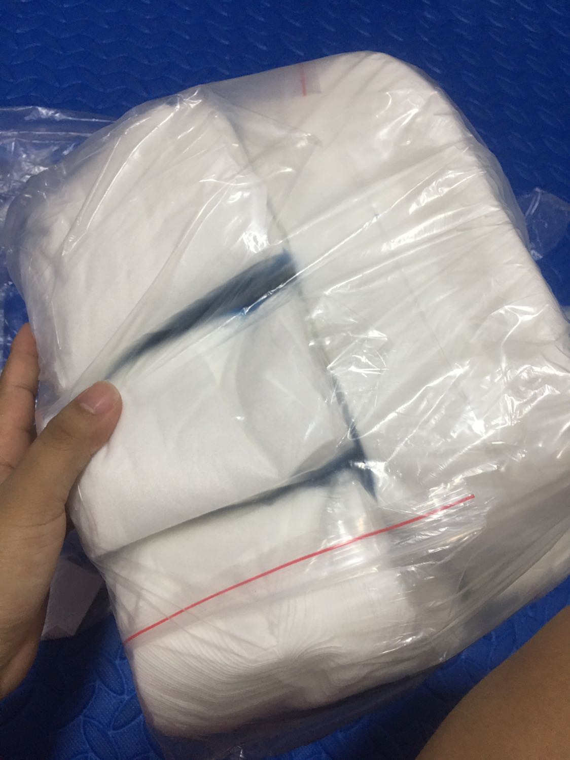 Shop đóng gói cẩn thận
Săn sale 99k rất rẻ. 
Dùng loại gập đôi này rất tiện