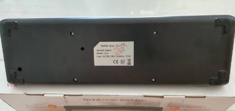 1. Sản phẩm không có tem nhãn ghi xuất xứ, công ty sản xuất. Tôi yêu cầu trả hàng nhưng Tiki không đồng ý với giải thích không ghi xuất xứ là ý đồ của nhà sản xuất (???). Trong khi đó quy định của Tiki đối với nhà bán hàng là trên sản phẩm phải có tem nhãn, ghi rõ xuất xứ nguồn gốc. Tôi không rõ Tiki có ý đồ gì khi bao che cho nhà bán hàng này.
Sản phẩm không có tem nhãn, không xuất xứ thì chỉ có thể là sản phẩm sản xuất tại Trung Quốc.

2. 10 túi 1 mặt nhám kèm theo máy, thử 2 cái, sau khi hút chân không thì 1 thgian ngắn sau bị phồng trở lại. Thử đến túi thứ 3 mới không bị phồng. Chưa thử hết các túi còn lại nhưng nếu tiếp tục mua túi để dùng thì tỉ lệ túi dỏm là 20% không??? Và nếu túi như vậy thì có được trả hàng hoàn tiền không? Tôi không hài lòng !