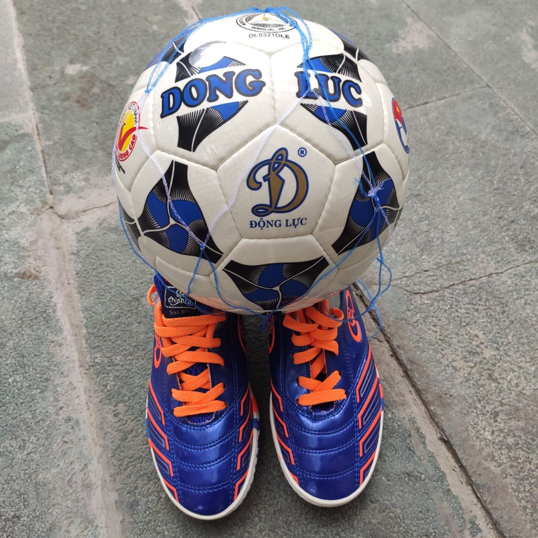 Sản phẩm chất lượng. Rất chắc chân, êm. Shop phản hồi thông tin nhanh và hỗ trợ tốt. Đặt nhầm size shop và Tiki hỗ trợ đổi trả rất nhanh. Đáng mua nhé.