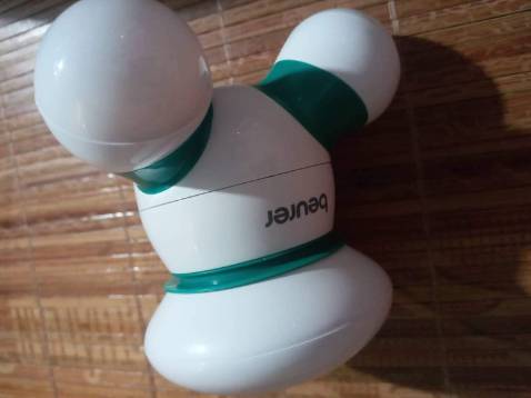 Máy này tốt tuy nhiên là dùng pin AAA chứ ko phải là chế độ sạc. Khi mình nhắn về trang để được tư vấn thì bên trang đã báo là thiết bị sạc bằng điện ko cần thay pin. Bạn nào muốn sạc qua nguồn điện thì ko nên mua sp này. 

Hàng gửi về đóng gói rất tốt, nhưng tư vấn không đúng mình đánh giá thấp.