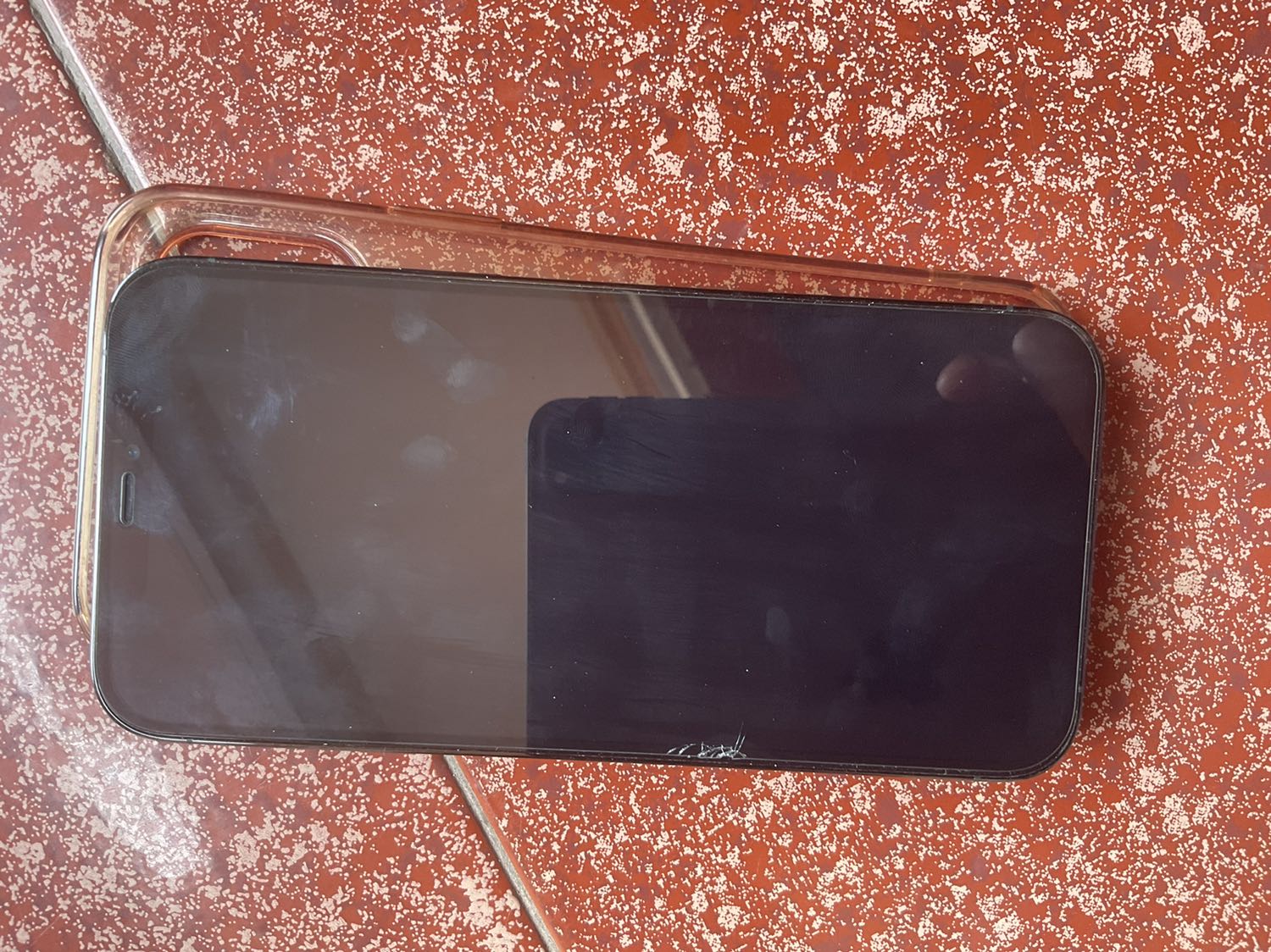 Dán được 2 hôm. K rơi máy gì. Mà cũng vỡ màn hình