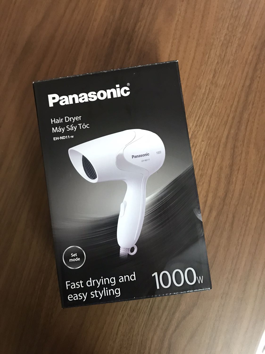 Sản phẩm mẫu mã và đóng gói đều đẹp. Tin tưởng chất lượng của Panasonic. Dịch vụ chăm sóc khách hàng tốt. Giao hàng nhanh. Công suất hơi nhỏ, phù hợp với tóc mỏng hoặc dài ngang vai Sản phẩm mẫu mã và đóng gói đều đẹp. Tin tưởng chất lượng của Panasonic. Dịch vụ chăm sóc khách hàng tốt. Giao hàng nhanh. Công suất hơi nhỏ, phù hợp với tóc mỏng hoặc dài ngang vai