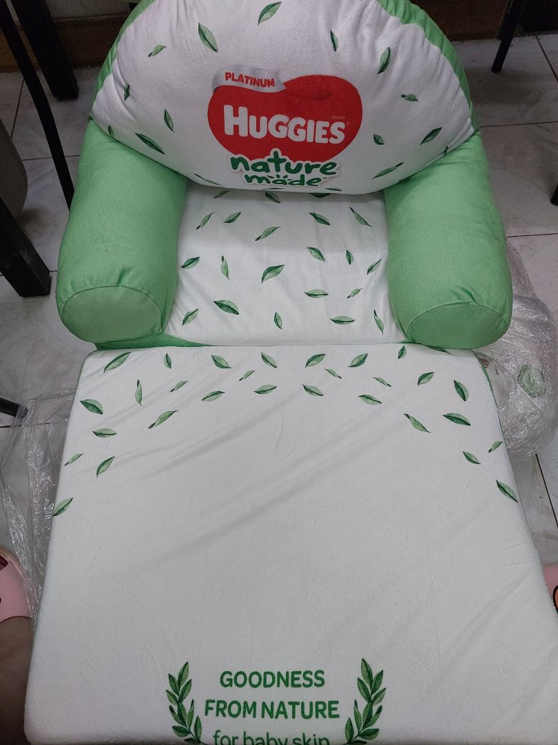 Đóng hàng cẩn thận 
Giao nhanh 
Nhân viên quá dễ thương 
Dùng bỉm huggies nhiều k chê vào đâu được 
, thấm hút tốt, đóng đêm k bao giờ tràn