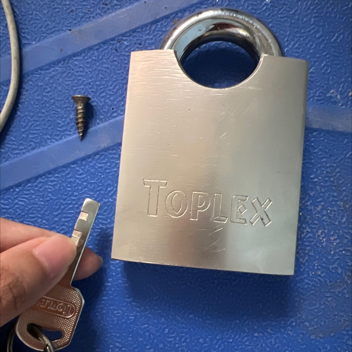 Ổn 
Nhưng chìa khoá hơi lỏng so với ổ 
Vừa mới khoá lại là chìa tự động rớt luôn