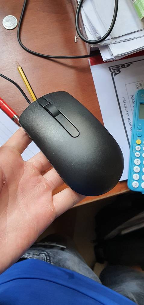 Chuột chất nhất trong tâm giá, bấm chỉ ồn nhẹ, có độ nhám nhất định, hợp với người làm việc văn phòng. Giao nhanh nữa ạ, còn nguyên seal luôn, nói chung là 10/10