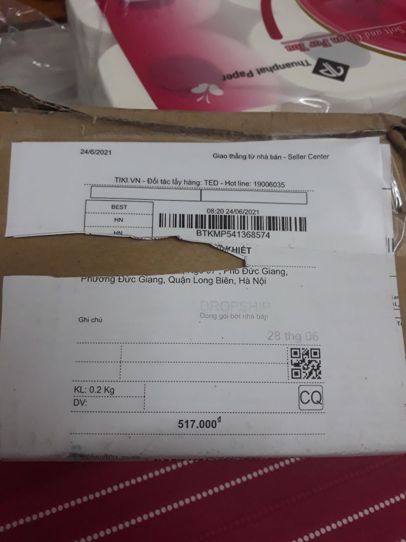 hàng không đúng quảng cáo . thứ nhất đóng gói kiện hàng sơ sài , ko có nhãn mác tiki , ko có tên,  địa chỉ nhà bán hàng . thứ 2 quảng cáo thì có hỗ trợ tìm kiếm bằng giọng nói nhưng ko có . tóm lại giao sp kém chất lượng ko đúng mô tá .