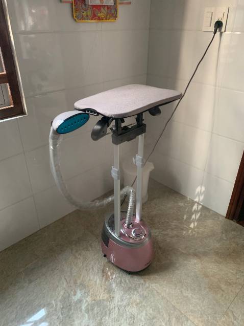 Dùng 3 ngày r mình mới đánh giá, hơi phụt lên 1 đống luôn, nước nhanh sôi, là mượt, phẳng, giá cả oke .. sử dụng siêu dễ luôn chỉ cần vặn 1 nấc cùng chiều kim đồng hồ là oke nha các mẹ. có sách hướng dẫn và phiếu bảo hành đầy đủ. sp này bảo hành 3 năm nhé yên tâm 100% luôn