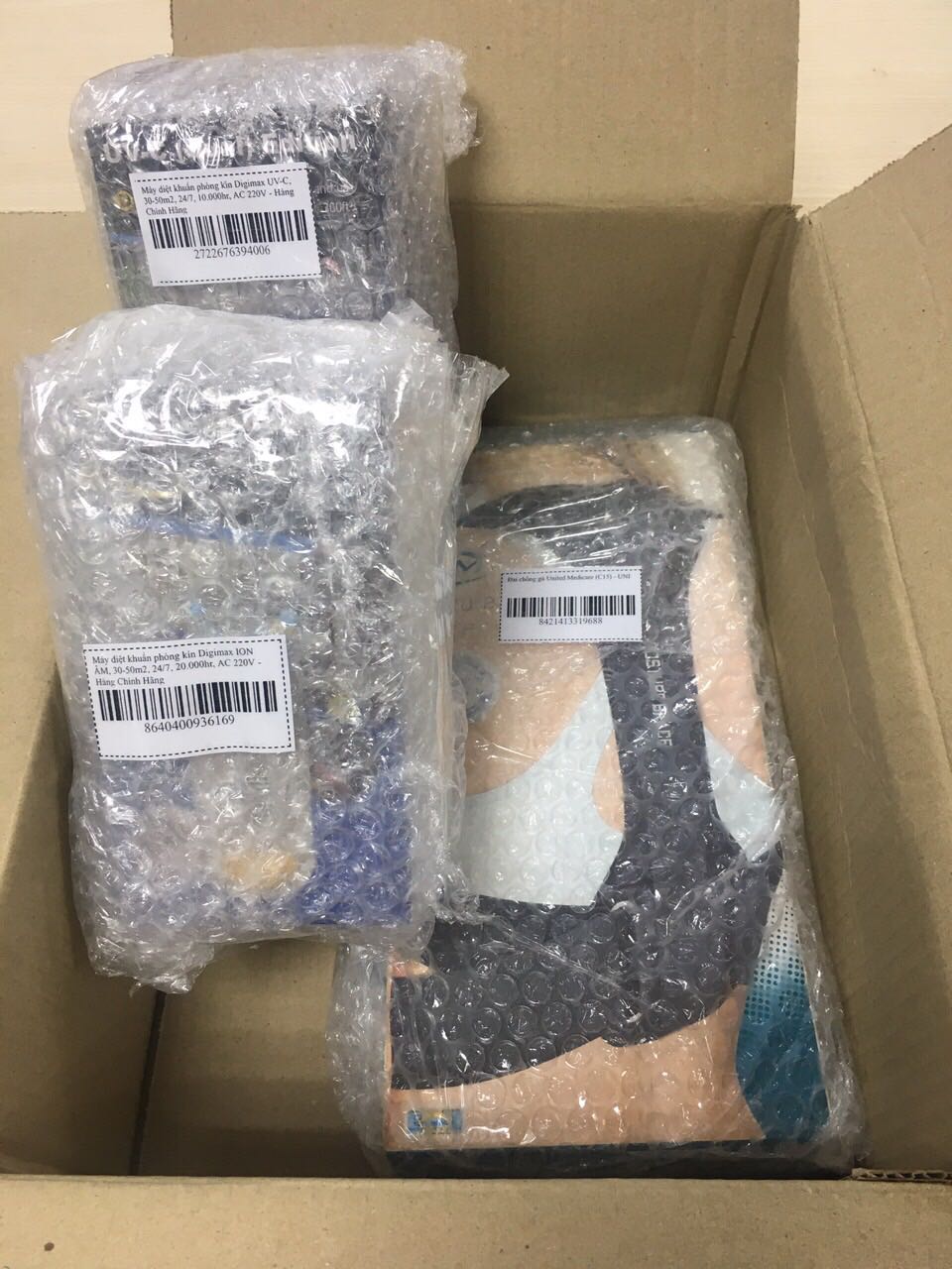 Mua hàng lần 2 ở shop, đóng gói kỹ càng. Hàng như hình, giữ lưng thẳng, dây quấn mềm, mang lâu nhưng không bị đau phần nách.