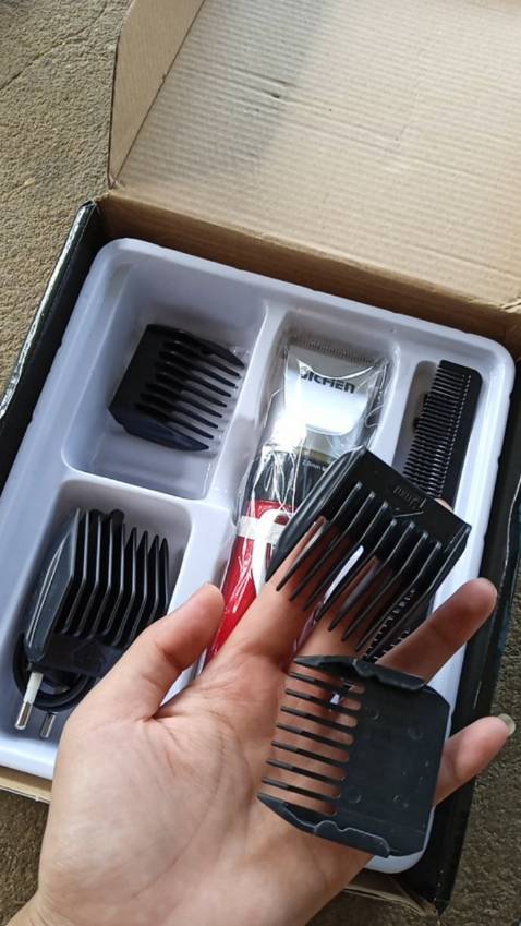 Giao đủ hàng đóng gói tốt 
Nhìn chung là ổn 
Máy rung tốt 
M.n nên mua nha
Giao hàng cực nhanh 
Chúc shop buôn may bán đắt 🍀