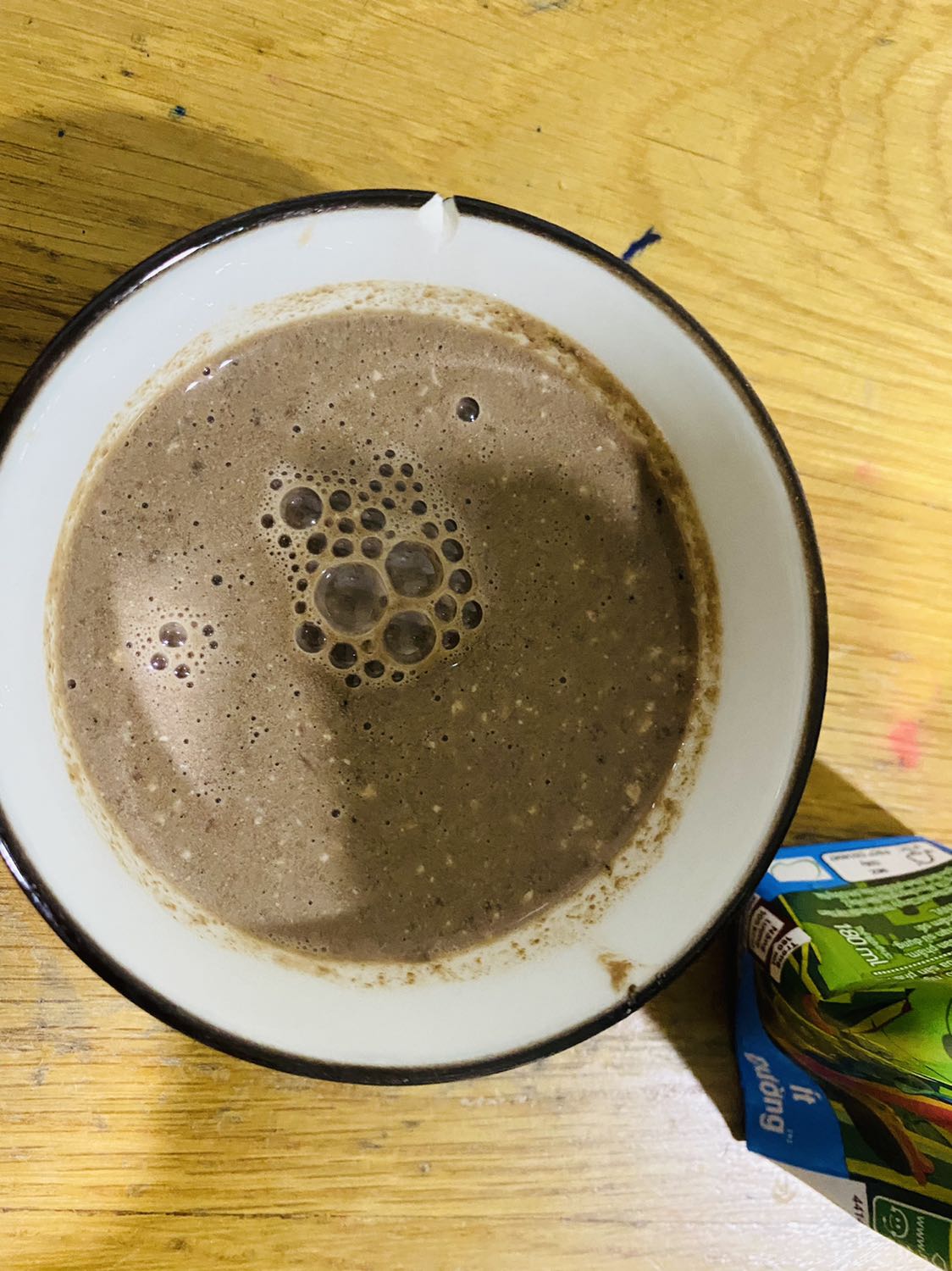 Sữa bị hư, vón cục và có mùi. May là bé mình vừa ngậm uống hút đã thấy mùi lạ nên đổ ra coi thử 😤 mình còn giữ chén sữa để đối chất tới tiki luôn nhé Sữa bị hư, vón cục và có mùi. May là bé mình vừa ngậm uống hút đã thấy mùi lạ nên đổ ra coi thử 😤 mình còn giữ chén sữa để đối chất tới tiki luôn nhé