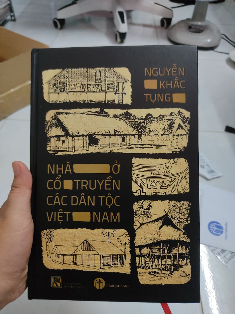 Có bản pdf của tác giả rồi nhưng bản bìa cứng quá xịn xò nên phải hốt về đọc. Hình ảnh minh hoạ trực quan, mực in rất rõ nét, dàn trang hợp lý. Sách gia công gáy rời nên khi lật rộng cũng rất yên tâm hong sợ gãy. Shop gói hàng cũng rất kỹ luôn. 10 điểm