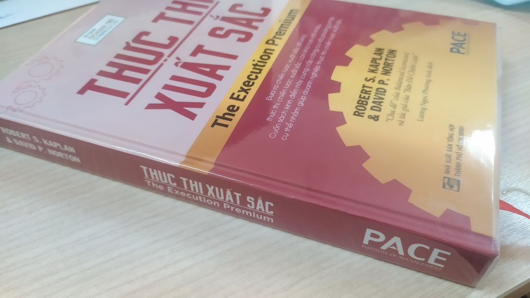 Sách rất hay,  chất lượng dịch thuật tốt,  giao hàng của Tiki ok,  bọc sách cẩn thận.  Sách bìa cứng nên ko lo quăn góc. Sách rất hay,  chất lượng dịch thuật tốt,  giao hàng của Tiki ok,  bọc sách cẩn thận.  Sách bìa cứng nên ko lo quăn góc.
