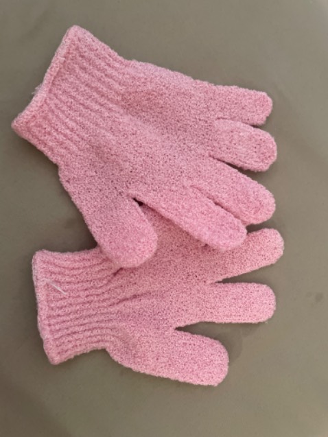 Mua lâu ùi mà giờ mới sài. 
- găng dày nha, tẩy TBC cũng ổn nhưng bạn nào da quá mỏng, nhạy cảm thì nên cân nhắc.
- tái sử dụng được 👍🏻 Mua lâu ùi mà giờ mới sài. 
- găng dày nha, tẩy TBC cũng ổn nhưng bạn nào da quá mỏng, nhạy cảm thì nên cân nhắc.
- tái sử dụng được 👍🏻