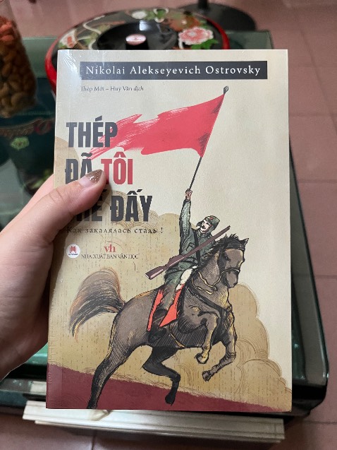 Shop đóng gói cẩn thận và giao nhanh. Sách chính hãng, giá tốt. Sẽ tiếp tục ủng hộ shop ah.