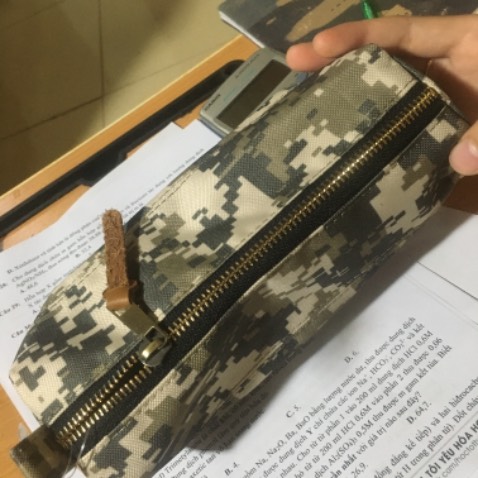 Trờiii ơiiii!! Đúng là chất lượng đi đôi với giá cả í . Quá hài lòng shop ơi . Đóng gói sản phẩm cẩn thận ưng lắm. Túi viết y hình , chất liệu đẹp bên trong to dã man. Còn có cái card cute hheehe. Chất ưng lắm kh sợ thấm nước mau. ❤️❤️