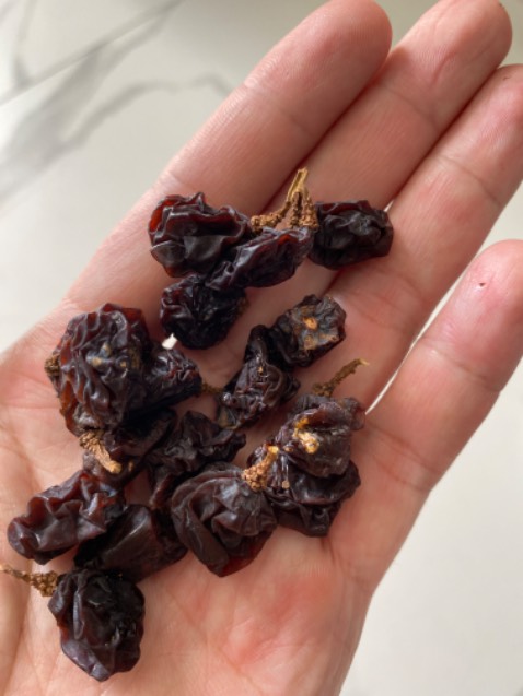 Ngọt dịu, có thêm vị chua.
Hơi ẩm hơn so với loại ***. Ngọt dịu, có thêm vị chua.
Hơi ẩm hơn so với loại ***.