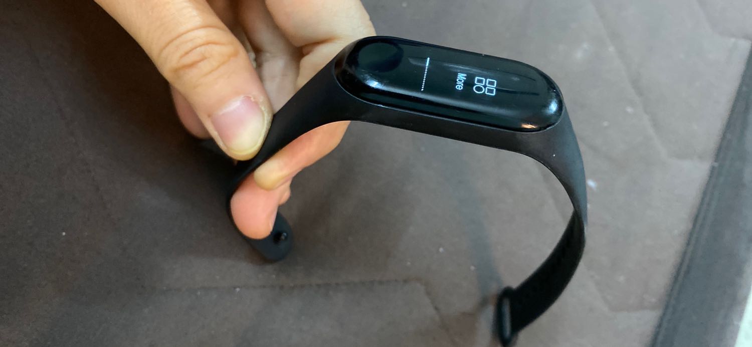 Giao nhanh, giá rẻ, đeo ổn ko bị cứng quá