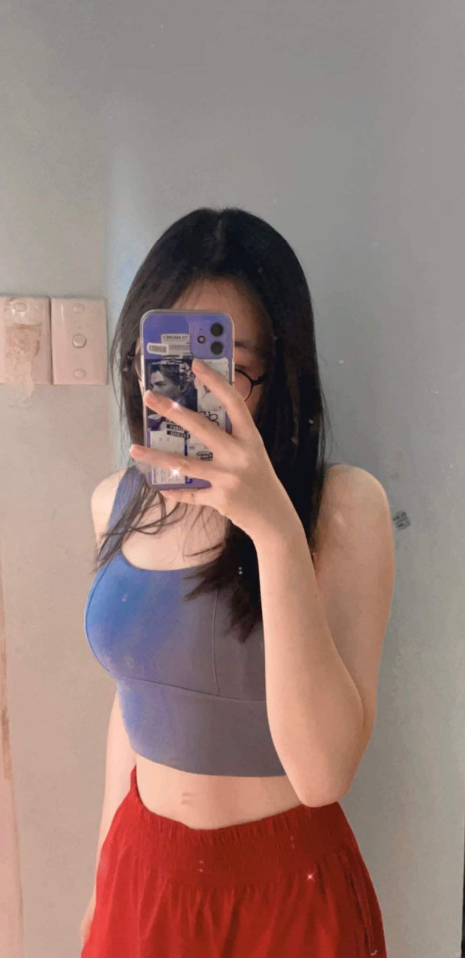 giao hàng nhanh lắm ạ . Áo đẹp . mình nặng 52kg , vòng 1 mình 85 mình mặc size L vừa lun ạ đẹp nữa. Hồi đó ham rẻ mua mấy áo dỏm xong về mặc đc vài lần là bỏ . Nói chung là áo ổn áp lắm ạ giao hàng nhanh lắm ạ . Áo đẹp . mình nặng 52kg , vòng 1 mình 85 mình mặc size L vừa lun ạ đẹp nữa. Hồi đó ham rẻ mua mấy áo dỏm xong về mặc đc vài lần là bỏ . Nói chung là áo ổn áp lắm ạ