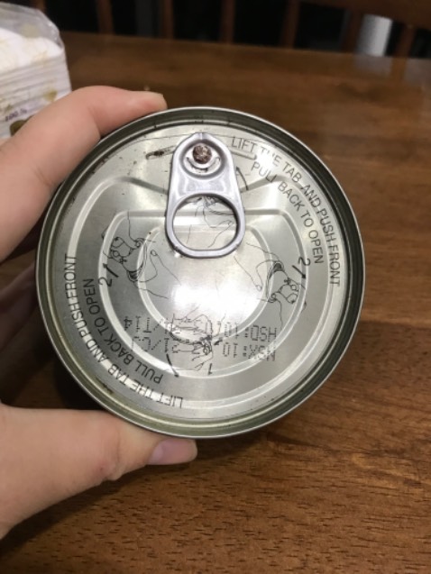 Shop giao hàng bị hen ghỉ sét. Chất lượng bên trong thì chưa khui nên ko biết