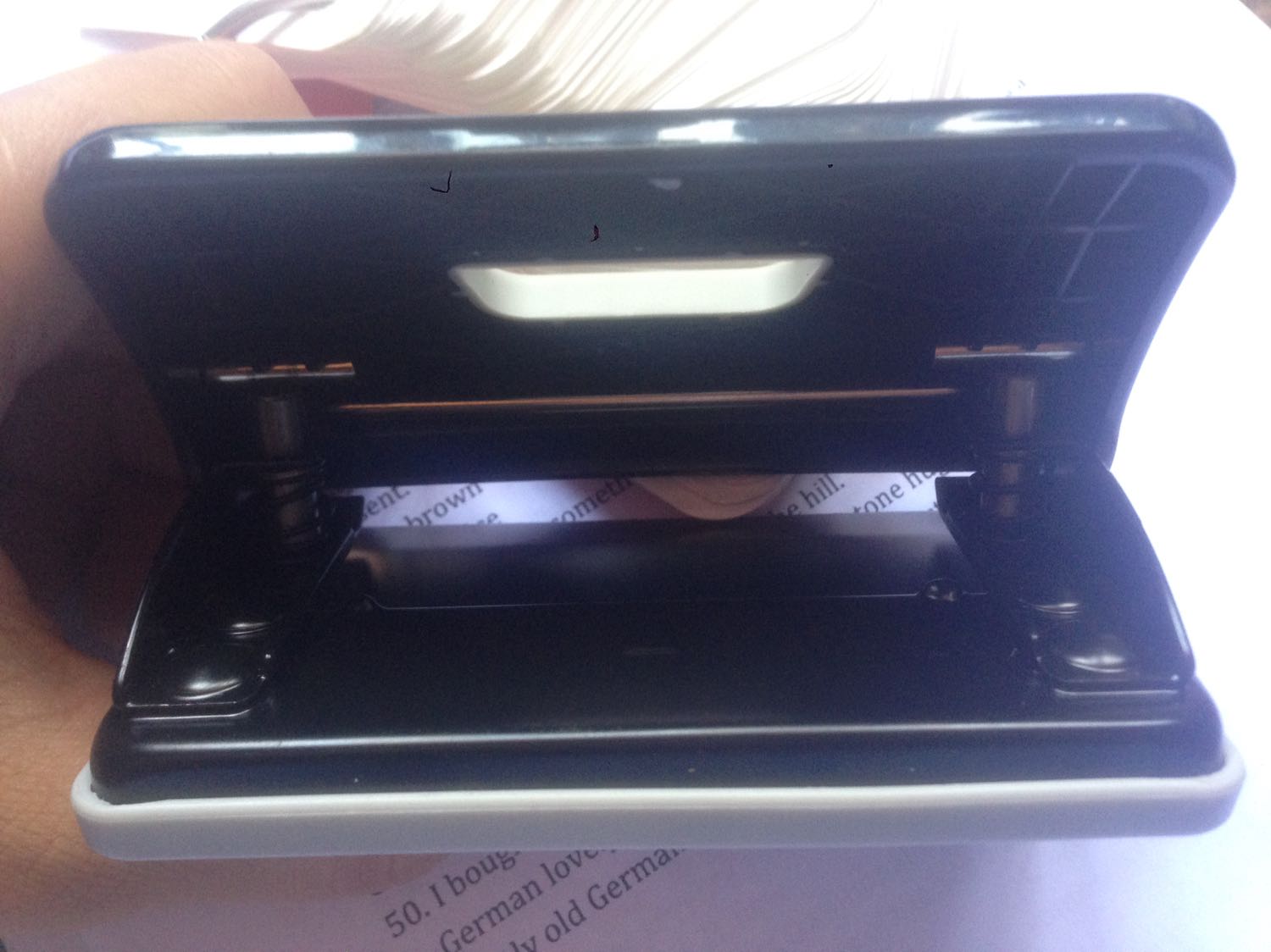 Ms mua và dùng thử thì khá được , tuy nhiên do đơn đc giao từ kho cần thơ nên hơi xa do vậy quá trình vận chuyển có làm hộp đựng sản phẩm có thể nói là hư hết , nhìn ko đc có thẩm mĩ lắm , và ko ảnh hướng đến sản phẩm nên mình vote 4 sao