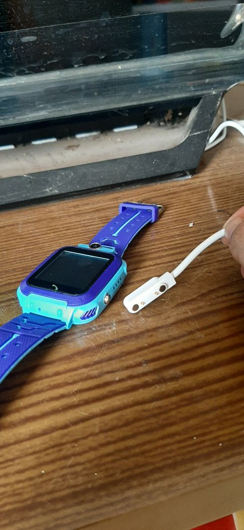 đồng hồ này sạc chỗ nào vậy shop hướng dẫn giúp e