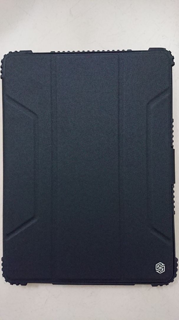 Mình nhận hàng trước ngày Tiki dự kiến 1 ngày. Bao Nillkin chống shock nhưng dc gói trong túi nổ chống shock rất đàng hoàng ^^. Bao rất vừa vặn với Ipad 10.2 inches Gen07 mình vừa mua. Chấm 4 sao vì vỏ hộp khá cũ rồi.