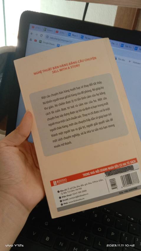 Một cuốn sách hay, có ích cho những người muốn nói chuyện, muốn kể chuyện nhưng không buết từ đâu. Cuốn sách dành cho các bạn sale muốn tìm kiêms chăm sóc khách hàng.