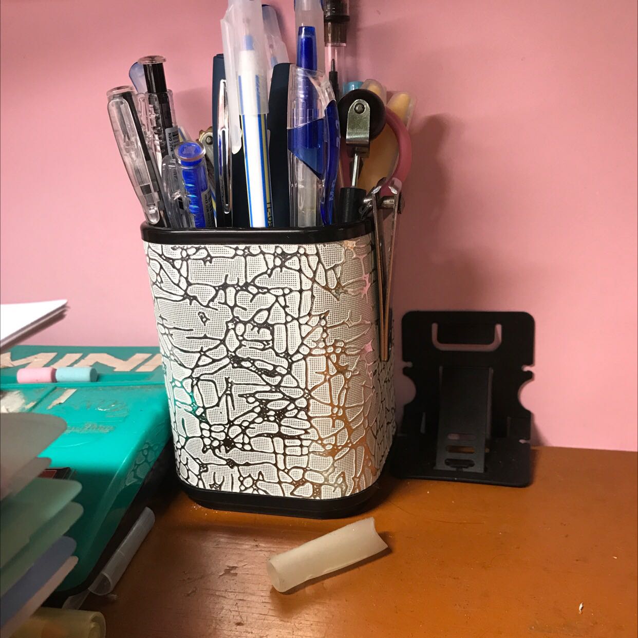 Ống bút khá đẹp =)))