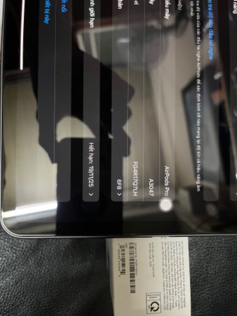 Hàng nguyên seal TIKI , tuy nhiên đã được kích hoạt bảo hành trước và chỉ còn gần 10 tháng bảo hành Apple. Tự cập nhật bảo hành trên trang của nhà táo. Tiki nên có hướng dẫn để tránh hiểu lầm.