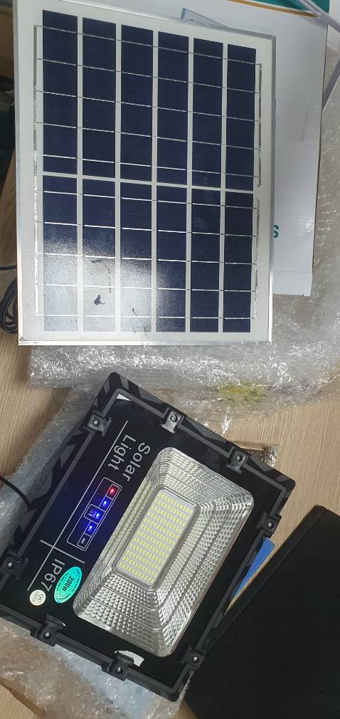 Đặt mua sản phẩm 300w giao 200w _ tấm pin nhỏ