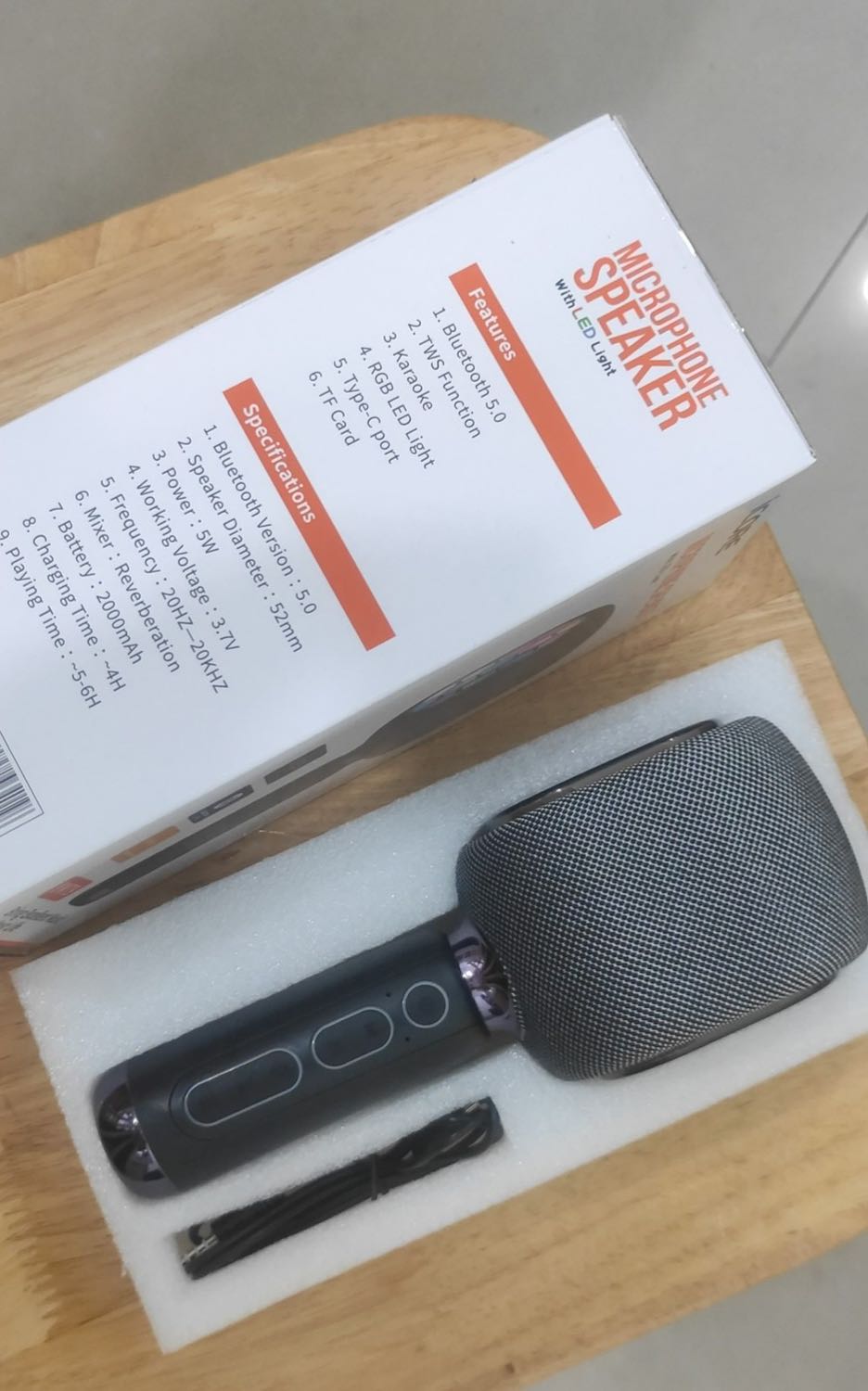 Hàng chính hãng nên khá yên tâm, nhà mình khá thích sản phẩm này, mic bắt âm cực tốt, mẫu mã đẹp, sẽ ủng hộ shop thêm những sản phẩm khác, shop có đội ngũ chăm sóc khác hàng nhiệt tình nên mua hàng khá yên tâm