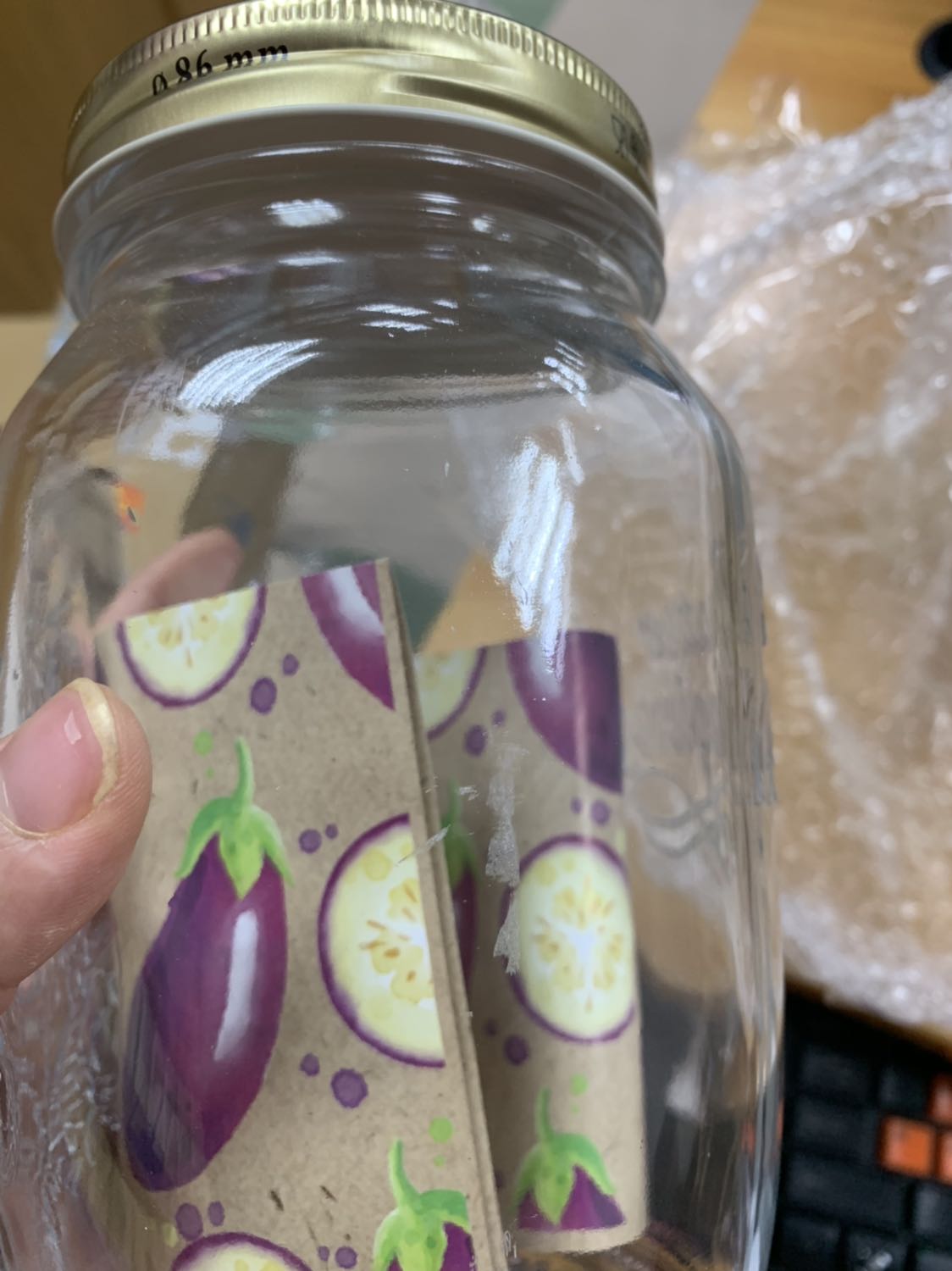 Tiki bọc hàng quá ẩu dù là hàng của Tikitrading, 4 hộp để chung sát nhau k có 1 miếng giấy hay gì đó ngăn cách ra, thấy nhiều phàn nàn về việc này nhưng vẫn k thấy thay đổi gì cả.