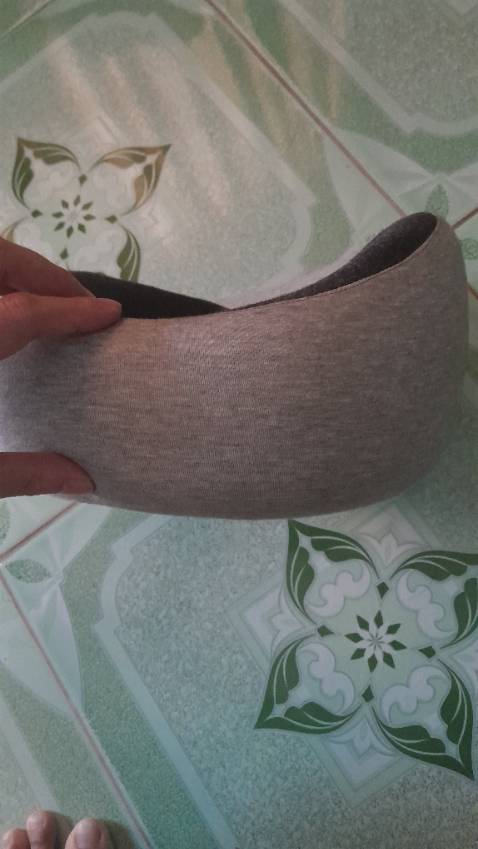 Bông quá mềm và nhỏ để đỡ cơ cổ thẳng khi ngủ ngồi, chỉ phù hợp cho trẻ em 🙁