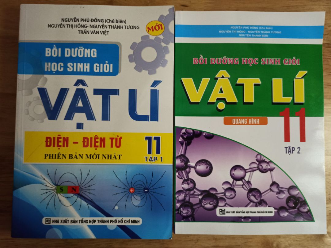 Sách hay, giá tốt nên mình mua cả bộ. Bạn nào muốn thi học sinh giỏi VL cấp 3 hay học chuyên Lí thì nên mua. Đóng gói sản phẩm và giao hàng đều tốt.