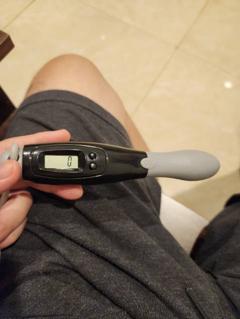 Máy nhảy dây kiểu gì mà nhảy 1 vòng máy nó lại tính tới 4 vòng 😑😑  Thậm chí lắc nhẹ 1 cái máy cũng đã tính là 2 vòng. Không thể tính chính xác được số lần đã nhảy!