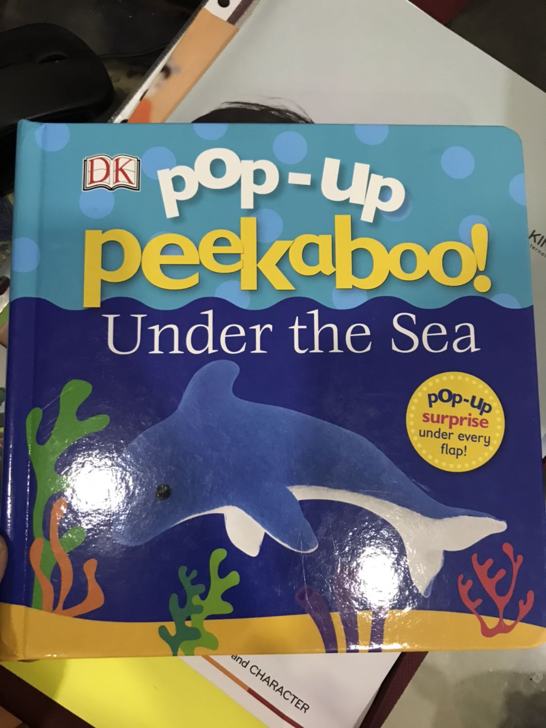 Đáng mua. Sách đẹp, hình ảnh 3d sinh động, bé nhà rất thích, mà giấy popup hơi mỏng nên bé xé mấy mấy chi tiết