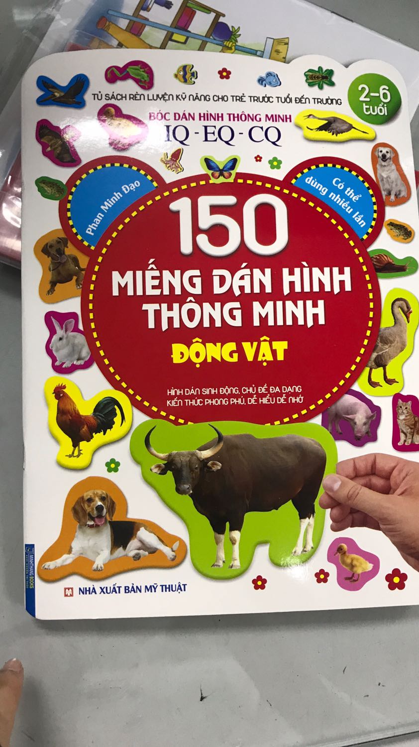 Giao hàng nhanh, sách màu bắt mắt, giấy tốt