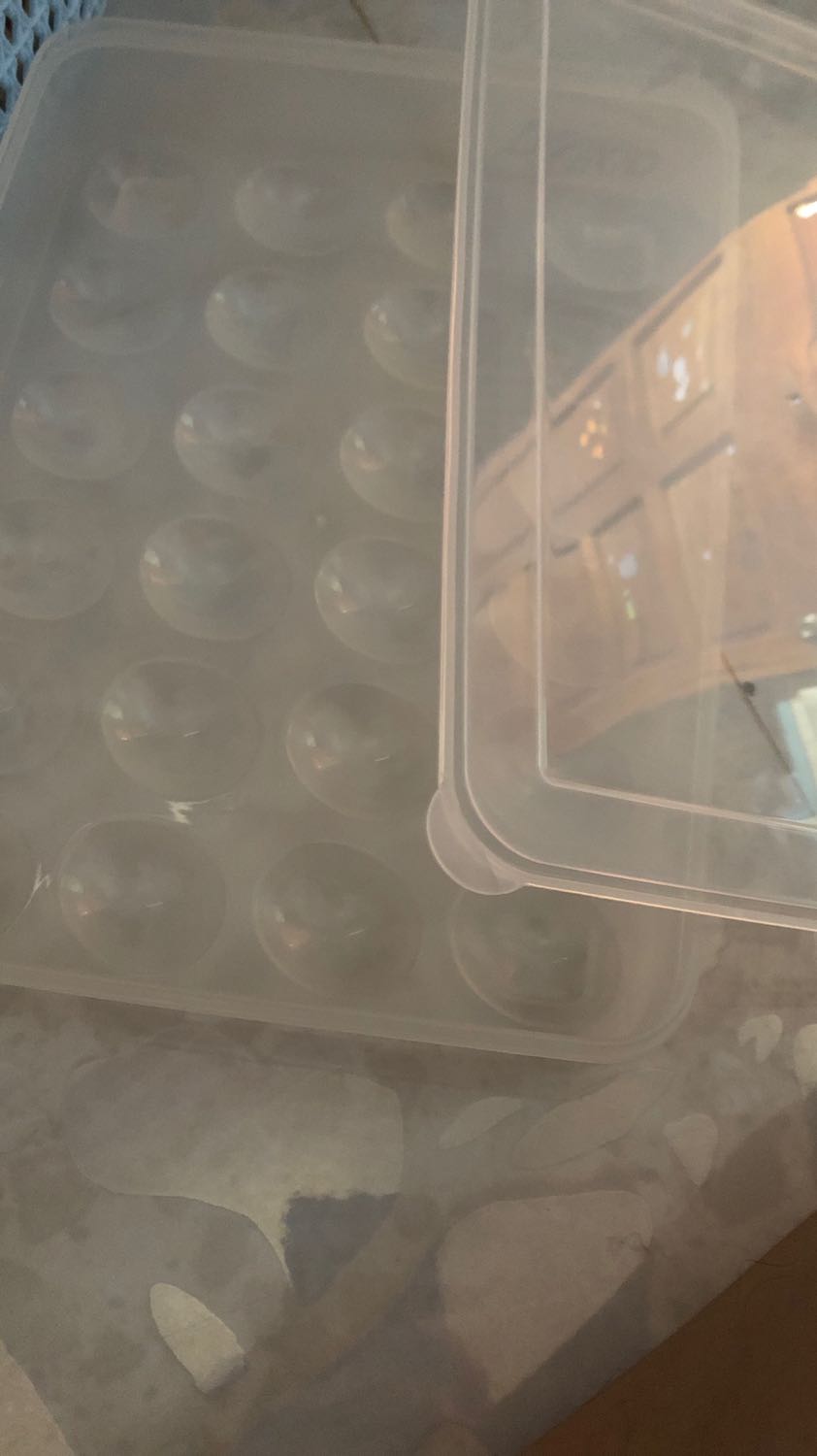 Đặt 2 hộp đựng trứng có tặng kèm theo đĩa, giờ nhận được chỉ có 1 cái, còn không có quà tặng kèm theo. Làm ăn gì kỳ vậy trời