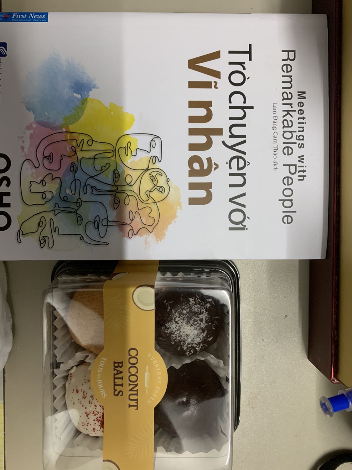 / Đây là cuốn sách thứ 2 của Osho mà mình đọc. Khi đọc cuốn sách này mình cảm thấy tâm mình rất tỉnh lặng và hài hoà. Những điều từ Bồ Đề Đạt Ma, Phật Tích Ca Mâu Ni, Chiyono, Trang Tử,... đc Osho đề cập thật sự rất là ấn tượng. Cuốn này tương đối dễ đọc hơn Đàn ông của Osho nhiều. 
1 quyển sách thật hay trong năm mới mà mình đọc. Sách mới hoàn toàn và mình luôn hài lòng khi mua hàng trên tiki / Đây là cuốn sách thứ 2 của Osho mà mình đọc. Khi đọc cuốn sách này mình cảm thấy tâm mình rất tỉnh lặng và hài hoà. Những điều từ Bồ Đề Đạt Ma, Phật Tích Ca Mâu Ni, Chiyono, Trang Tử,... đc Osho đề cập thật sự rất là ấn tượng. Cuốn này tương đối dễ đọc hơn Đàn ông của Osho nhiều. 
1 quyển sách thật hay trong năm mới mà mình đọc. Sách mới hoàn toàn và mình luôn hài lòng khi mua hàng trên tiki