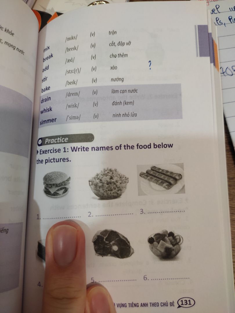 Không xét tới bìa sách bắt mắt thì đây quả là một cuốn sách phí tiền, lỗi rất nhiều về chính tả, ngữ nghĩa (không phù hợp, không đúng). Các bạn nên cân nhắc, còn có 1 chủ đề rất là sơ sài. Kiểu như biên tập vô cho có chứ không biết có đi tham khảo hiện tại hay không. Mua quyển sách về đọc mà phải vừa đọc vừa tra lại từ. Cho dù tái bản lần thứ 3 nhưng vậy là quá hời hợt không có tâm, giống như chạy doanh số. Rất thất vọng