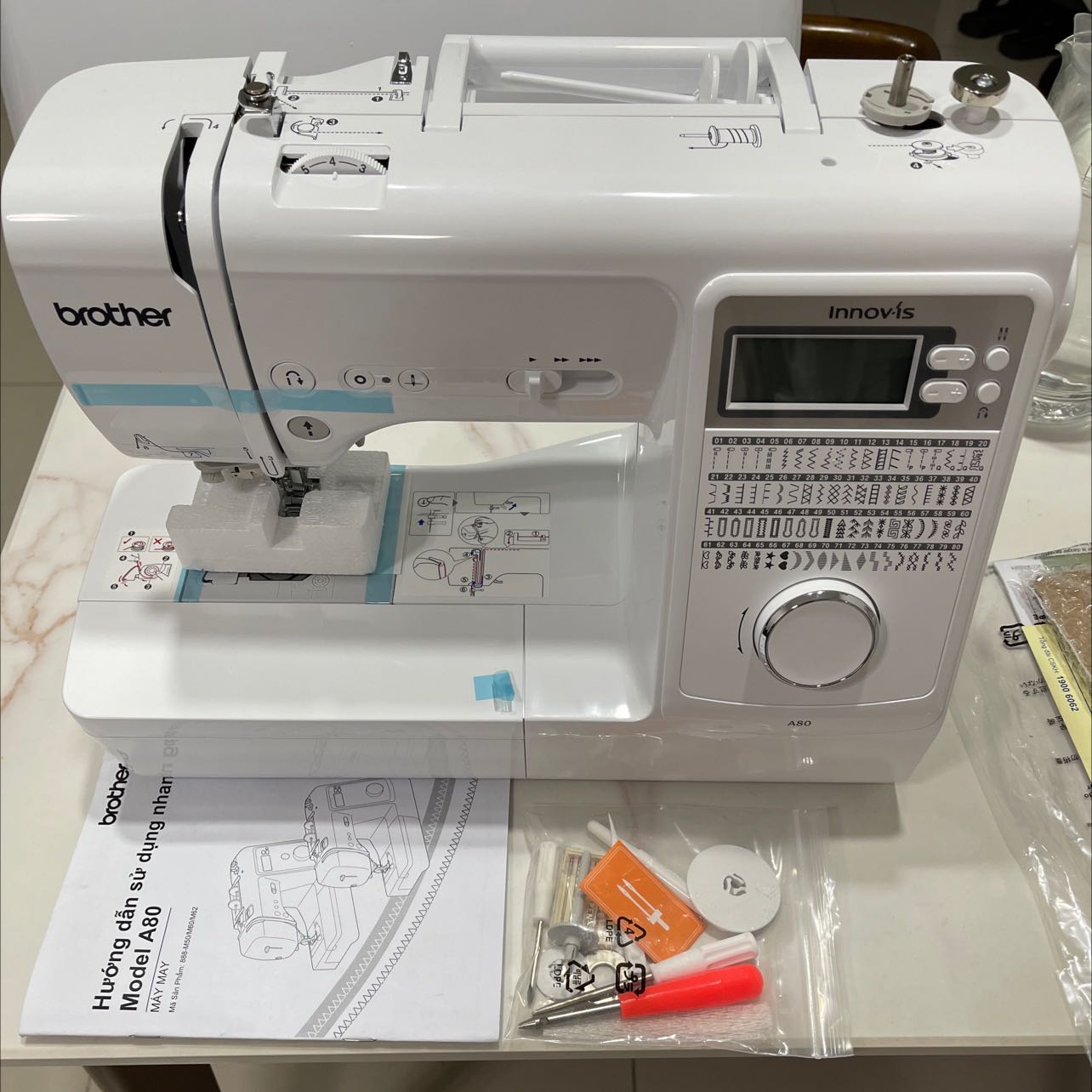 Mới nhận sản phẩm, chưa vận hành nên chưa biết. Đóng gói đẹp.
Đang kiểm tra với shop xem có túi đựng máy ko.