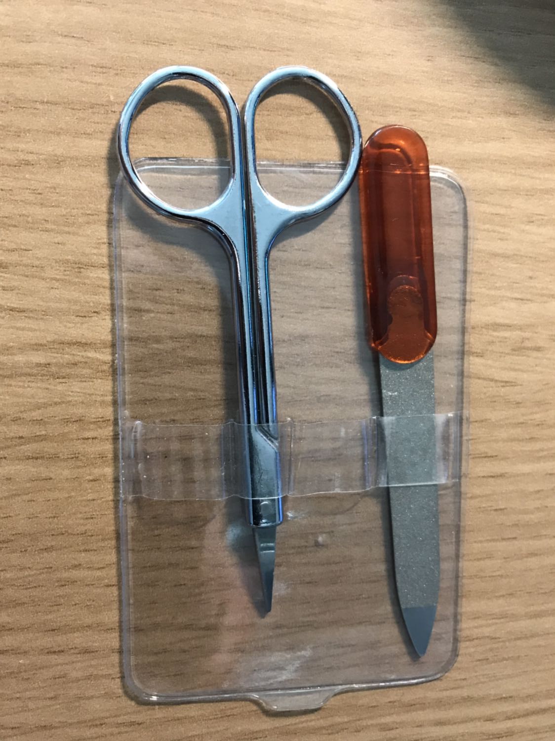 Kéo mới dùng thì ổn về chất lượng. Độ bền chưa biết. Giao hàng đúng hẹn. Tuy nhiên thất vọng nhất là hàng Made in China, mặc dù có thể vẫn do Kềm Nghĩa đặt hàng TQ gia công. Mua hàng Việt mà thành đóng góp cho tàu khựa là không ưng rồi!!!