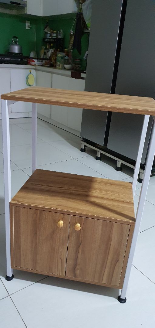 Kệ chắc chắn, đẹp, thích nhất là bản lề xịn xò.
Nên nhờ shop lắp đặt để đỡ mất thời gian và tránh phải chờ đợi nếu bị thiếu ốc.