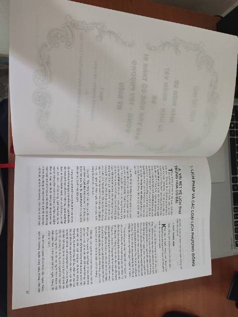 Sách to, dày, rất choáng ngợp luôn.
Giao hàng thì nhanh, lại đúng lúc mua được mã astra nên giảm còn có 1.150.000 (tính cả giá mua mã).
Gáy đóng chắc chắn. Rất ưng ý.
Uớc ao lâu rồi cuối cùng cũng rước được em ấy về.